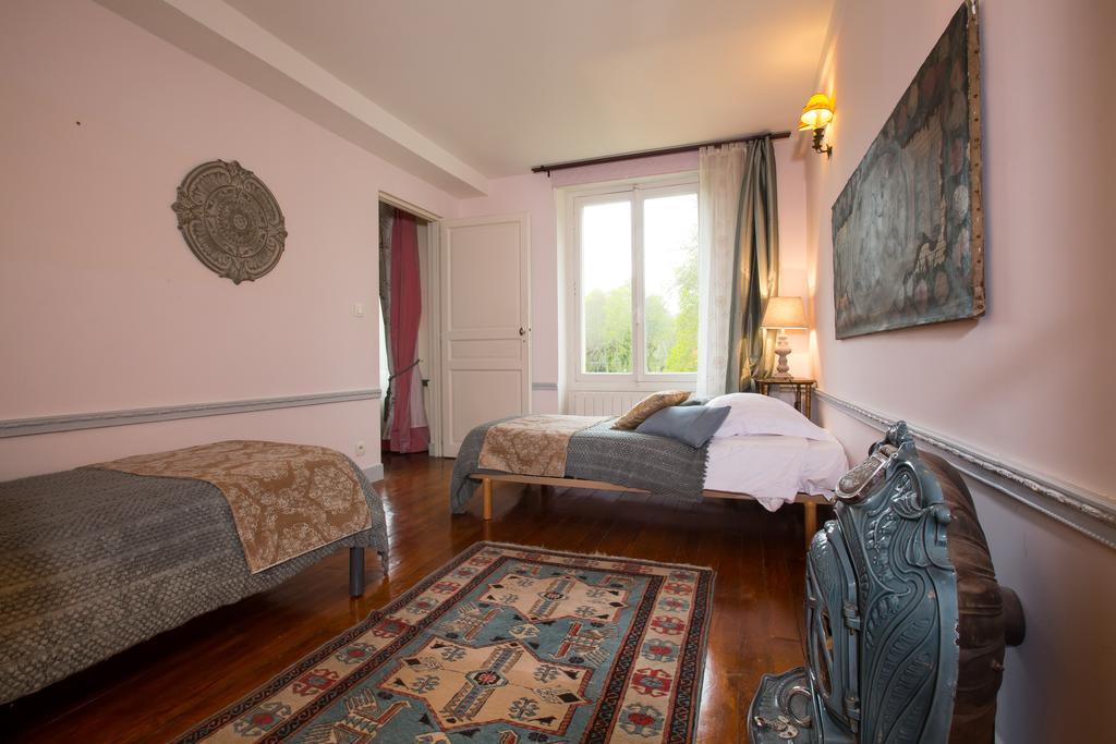 Chateau De La Madeleine Bed and Breakfast Pressagny-lʼOrgeuilleux Eksteriør billede