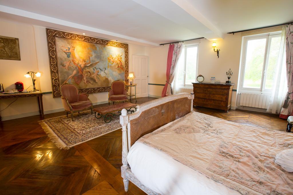Chateau De La Madeleine Bed and Breakfast Pressagny-lʼOrgeuilleux Eksteriør billede