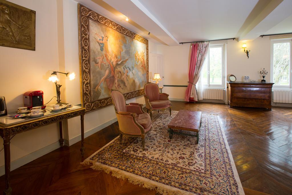 Chateau De La Madeleine Bed and Breakfast Pressagny-lʼOrgeuilleux Eksteriør billede