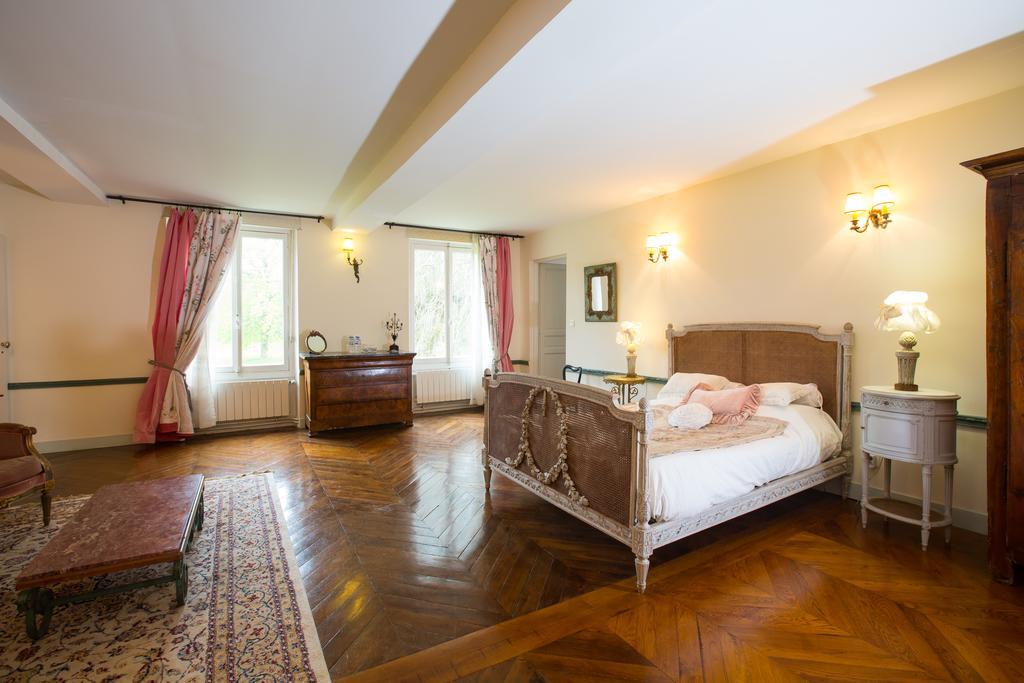 Chateau De La Madeleine Bed and Breakfast Pressagny-lʼOrgeuilleux Eksteriør billede