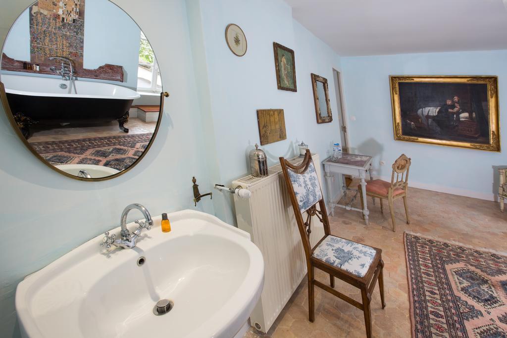 Chateau De La Madeleine Bed and Breakfast Pressagny-lʼOrgeuilleux Eksteriør billede