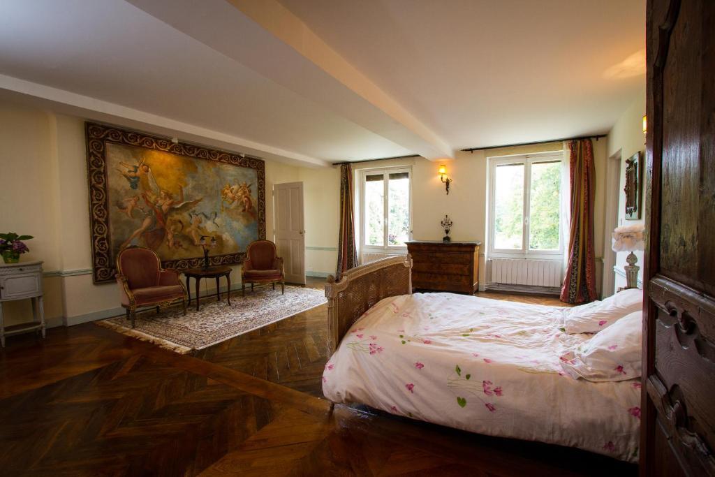 Chateau De La Madeleine Bed and Breakfast Pressagny-lʼOrgeuilleux Værelse billede