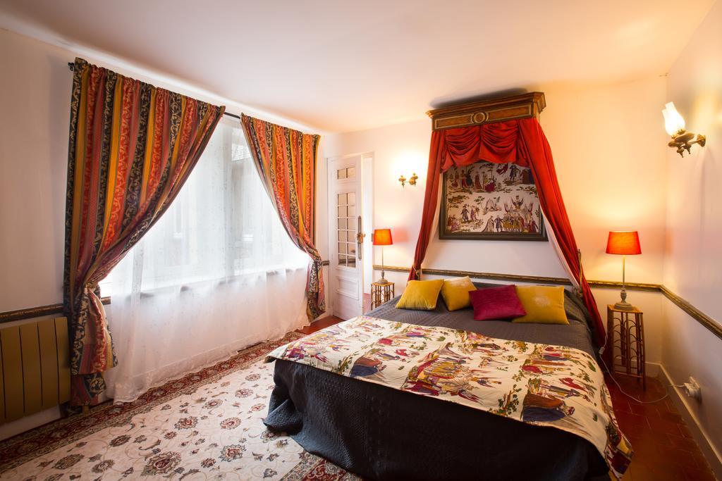 Chateau De La Madeleine Bed and Breakfast Pressagny-lʼOrgeuilleux Værelse billede