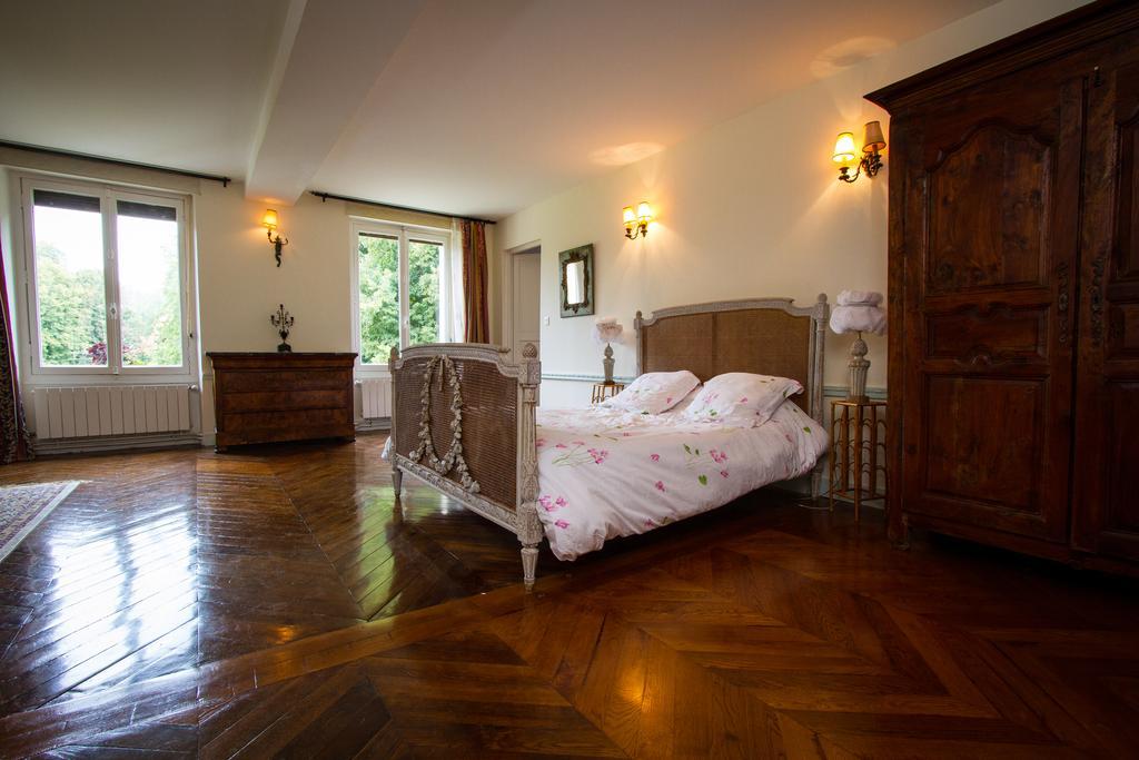 Chateau De La Madeleine Bed and Breakfast Pressagny-lʼOrgeuilleux Værelse billede