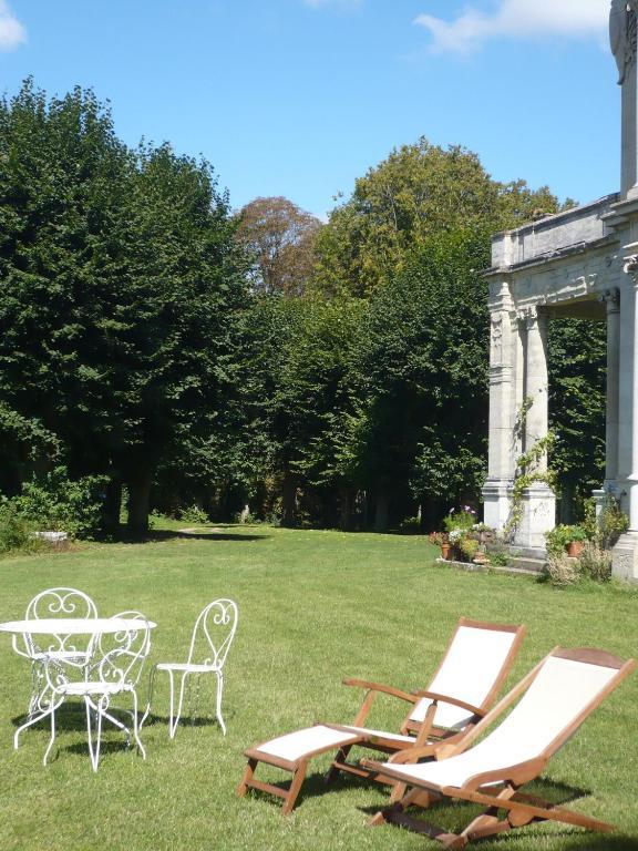 Chateau De La Madeleine Bed and Breakfast Pressagny-lʼOrgeuilleux Eksteriør billede