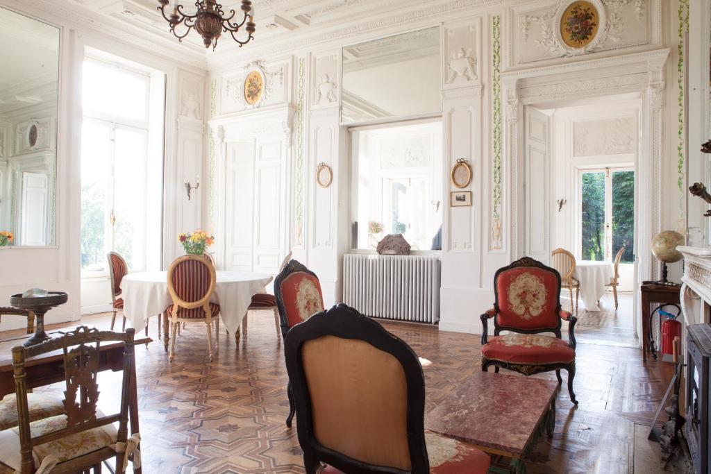 Chateau De La Madeleine Bed and Breakfast Pressagny-lʼOrgeuilleux Eksteriør billede