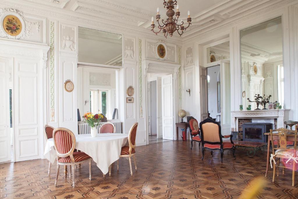 Chateau De La Madeleine Bed and Breakfast Pressagny-lʼOrgeuilleux Eksteriør billede
